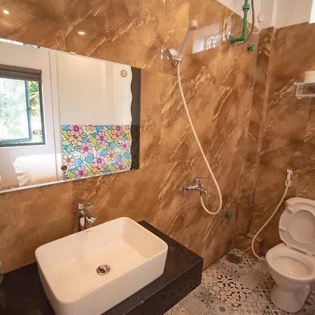 Long Hotel And Motobike Rental Ha Giang Exterior photo