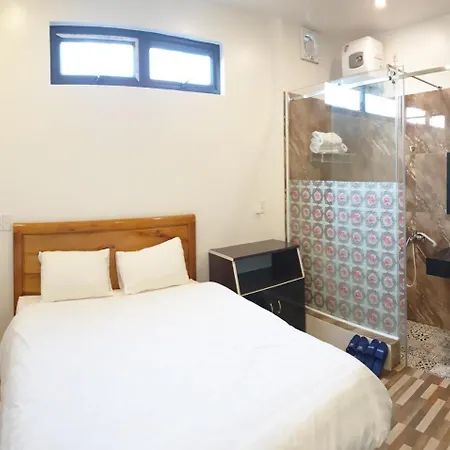 Long Hotel And Motobike Rental Ha Giang Exterior photo